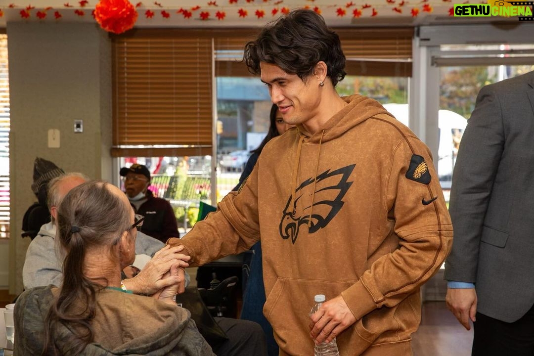 Charles Melton Instagram - It was a privilege to visit the Veterans Hospital with @philadelphiaeagles & @stoll_jack. Thank you for your service 🙏 🦅 💚