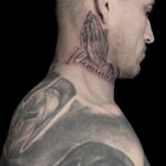 Charles Oliveira Instagram - Mais uma arte concluída. Obrigado meu irmão @espositotattoo da @wtstattoo por todo o carinho comigo e por me proporcionar várias tattoos top. Só gratidão 🙏 One more artwork completed. Thank you, my brother @espositotattoo from @wtstattoo for all the care and for providing me with several amazing tattoos. Feeling very grateful 🙏 Guarujá, Brazil