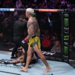 Charles Oliveira Instagram - O campeão está de volta 🙌 Vancouver, British Columbia