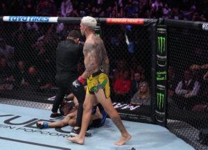 Charles Oliveira Instagram - O campeão está de volta 🙌