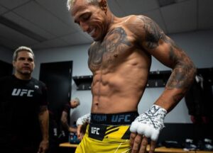 Charles Oliveira Instagram - O campeão está de volta 🙌