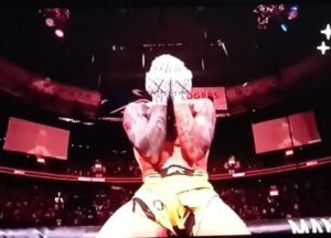 Charles Oliveira Instagram - O campeão está de volta 🙌