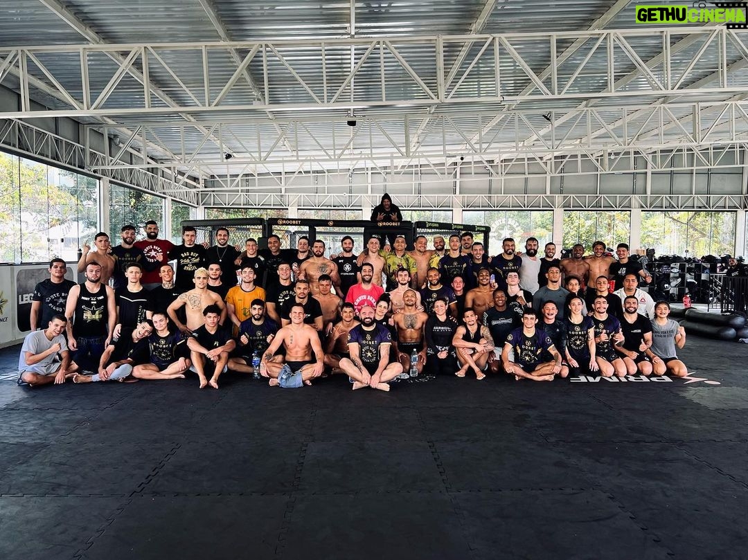 Charles Oliveira Instagram - Leões entre leões 🦁 🙏🙌 São Paulo, Brazil