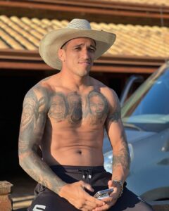 Charles Oliveira Instagram - Só quero paz 🙌 Piracaia