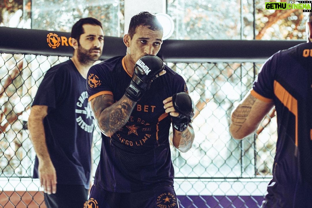 Charles Oliveira Instagram - "Mesmo quando eu andar por um vale de trevas e morte, nΓ£o temerei perigo algum, pois tu estΓ‘s comigo; a tua vara e o teu cajado me protegem." πππ "Even though I walk through the darkest valley, I will fear no evil, for you are with me; your rod and your staff, they comfort me." πππ SΓ£o Paulo, Brazil