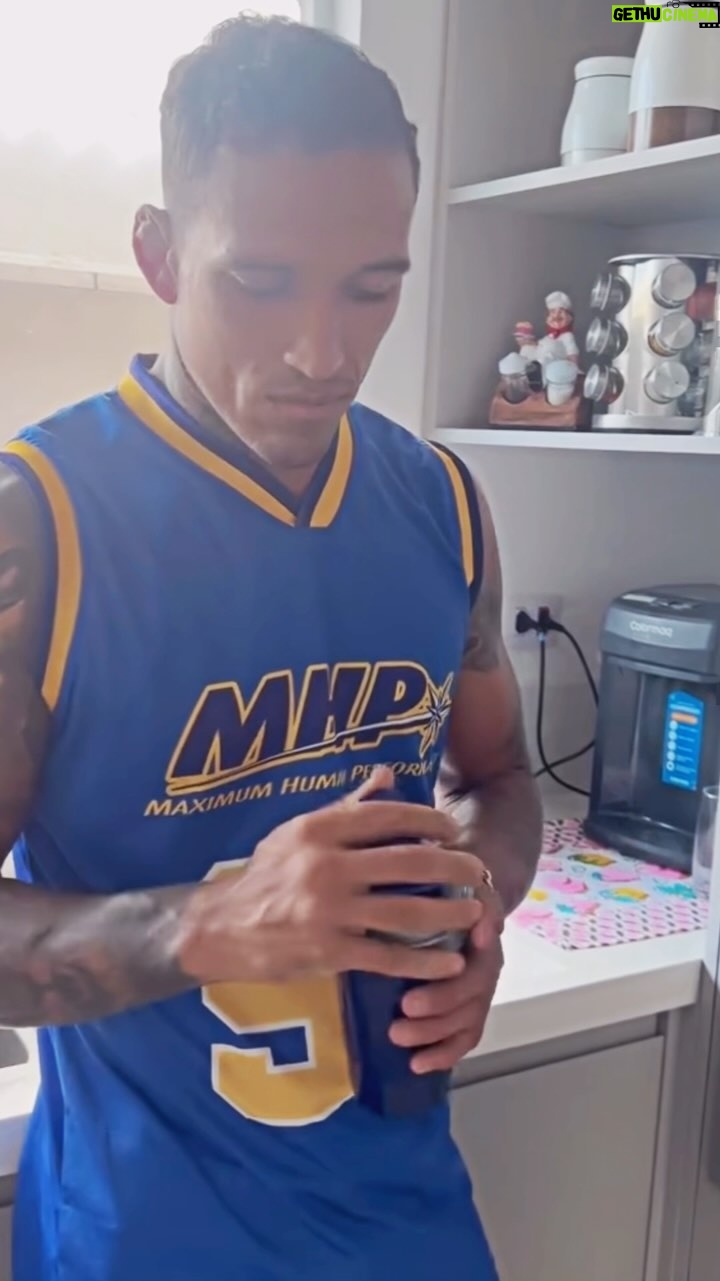 Charles Oliveira Instagram - NOT ALL PROTEINS ARE CREATED EQUAL !! That why @charlesdobronxs chooses MHP Probolic-SR PROBOLIC-SR’s clinically tested, time released protein blend continually feeds high levels of amino acids to muscle building and recovery. Clinical research shows PROBOLIC-SR’s protein blend of fast, medium and slow releasing protein is whey to whey for muscle recovery. It’s the perfect anytime protein to help ensure you never slip into catabolism between meals, during workouts or overnight. PROBOLIC-SR is the Ultimate Anabolic/Anti-Catabolic Muscle Feeding Protein. If you want a proven protein that can provide a continual supply of key muscle building aminos for up to 8 Hours, then you only have ONE choice…PROBOLIC-SR. Save 25% Off👇 MHPSTRONG.COM #MHPstrong #TeamMHP #IAMstrong #StrengthTraining #Protein #Recovery Official MHP®