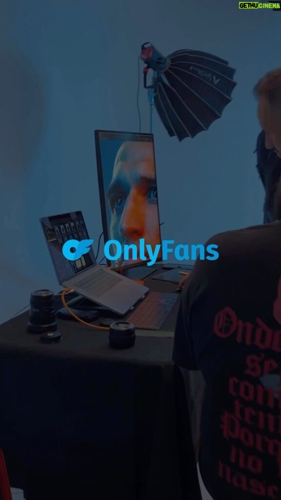 Charles Oliveira Instagram - Quer ver esse vídeo completo? Vai lá no meu @onlyfans. Tem muito conteúdo exclusivo pra vocês. Want to see this full video? Go to my @onlyfans. There’s a lot of exclusive content for you. For English speakers, all the content has subtitles in there.