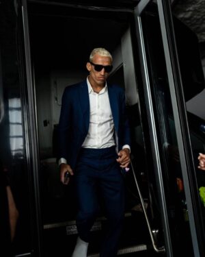 Charles Oliveira Instagram - Posturadooo e calmo!!!😎🤞🏼🙏🏻🥋 mas pronto para a guerra