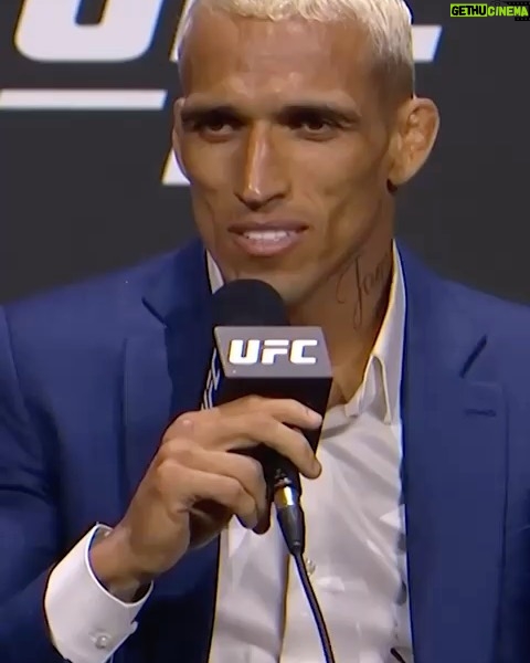 Charles Oliveira - 399.9K Likes - Posturadooo e calmo!!!😎🤞🏼🙏🏻🥋 mas pronto para a guerra