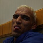 Charles Oliveira Instagram - Eu renasci das cinzas pronto pra vencer Nenhum lugar é alto pra quem quer voar Não há montanha que Deus não possa mover Acorda filha 🙏🙌🙏 @mcdanieloficiall @mc.paulindacapitaloficial Vancouver, B.C., Canada