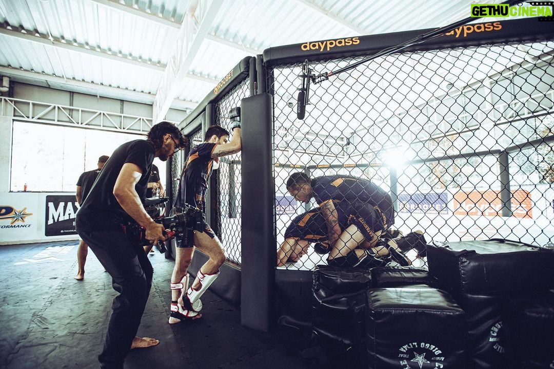 Charles Oliveira Instagram - "Mesmo quando eu andar por um vale de trevas e morte, nΓ£o temerei perigo algum, pois tu estΓ‘s comigo; a tua vara e o teu cajado me protegem." πππ "Even though I walk through the darkest valley, I will fear no evil, for you are with me; your rod and your staff, they comfort me." πππ SΓ£o Paulo, Brazil