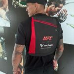 Charles Oliveira Instagram - Fala galera, novidade na área !!! Estou muito feliz em anunciar que sou o novo embaixador da @vechainofficial_ , estou muito animado com essa parceria, muito animado em poder fazer parte dessa grande família, fiquem ligados, muitas novidades estão por vir, vamos com tudo !!! São Paulo, Brazil