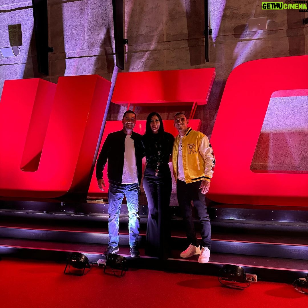 Charles Oliveira Instagram - Dia de inauguração do UFC PI aqui na cidade do México, só tenho gratidão a Deus por tudo que venho vivendo, obrigado UFC por me dar todo o suporte que preciso para ser quem sou hoje. @danawhite @diegolimacb @seanshelby @li_caparroz Opening day of UFC PI here in Mexico City, I only have gratitude to God for everything I’ve been experiencing, thank you UFC for giving me all the support I need to be who I am today. @danawhite @diegolimacb @seanshelby @li_caparroz Día inaugural de UFC PI aquí en la Ciudad de México, solo tengo agradecimiento a Dios por todo lo que estoy viviendo, gracias UFC por darme todo el apoyo que necesito para ser quien soy hoy. @danawhite @diegolimacb @seanshelby @li_caparroz