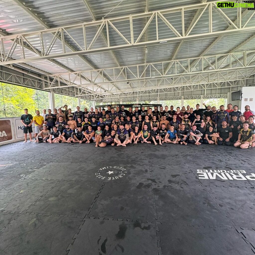 Charles Oliveira Instagram - Hoje tivemos o imenso prazer de treinar com @micagalvaojj e toda sua equipe, obrigado pelo treino e por essa divisão de conhecimento 💪👊 Chute Boxe - Diego Lima