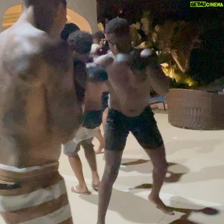 Charles Oliveira Instagram - O ano já começou e com toda a certeza do mundo vamos está pronto pode vir 2024 treino foda manopla e movimentação @paulohenrique.oficiall @gui.mala10 @kaue_roque013 @lipedetonacb @jeanpatrickdonascimento @bielzinhoo013 @mc.lucasdm Heyyy all … The year has already begun and with all the certainty in the world we will be ready for 2024. Fucking Great training, hands and movimentation 👊🏻 @paulohenrique.oficiall @gui.mala10 @kaue_roque013 @lipedetonacb @jeanpatrickdonascimento @bielzinhoo013 @mc.lucasdm Guarujá, Brazil