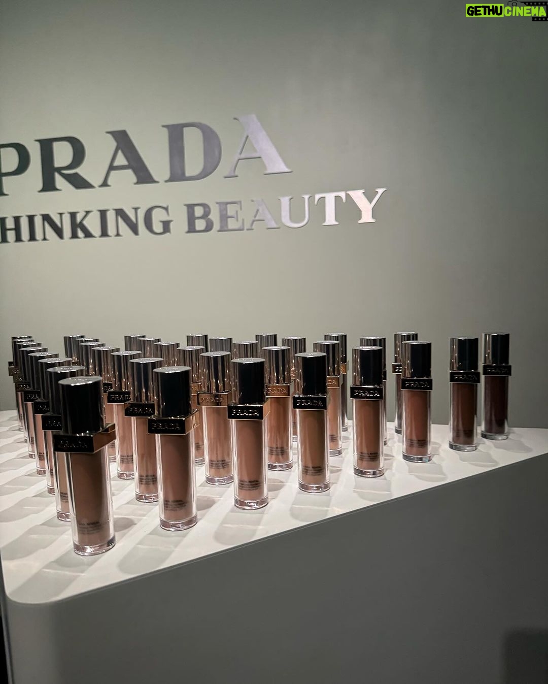 Charli D'Amelio Instagram - nyc with @pradabeauty #pradabeauty #pradabeautypartner 🤍