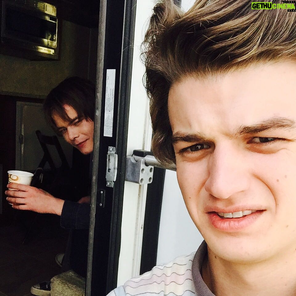 Charlie Heaton Instagram - Bromance with Joe Keery ❤️ "Thats the thing about perverts it's hardwired into them they can't help themselves " #strangerthings #netflix