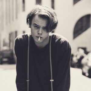 Charlie Heaton Instagram -