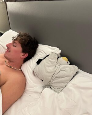 Charlie Puth Instagram - ‘Guin says HELP