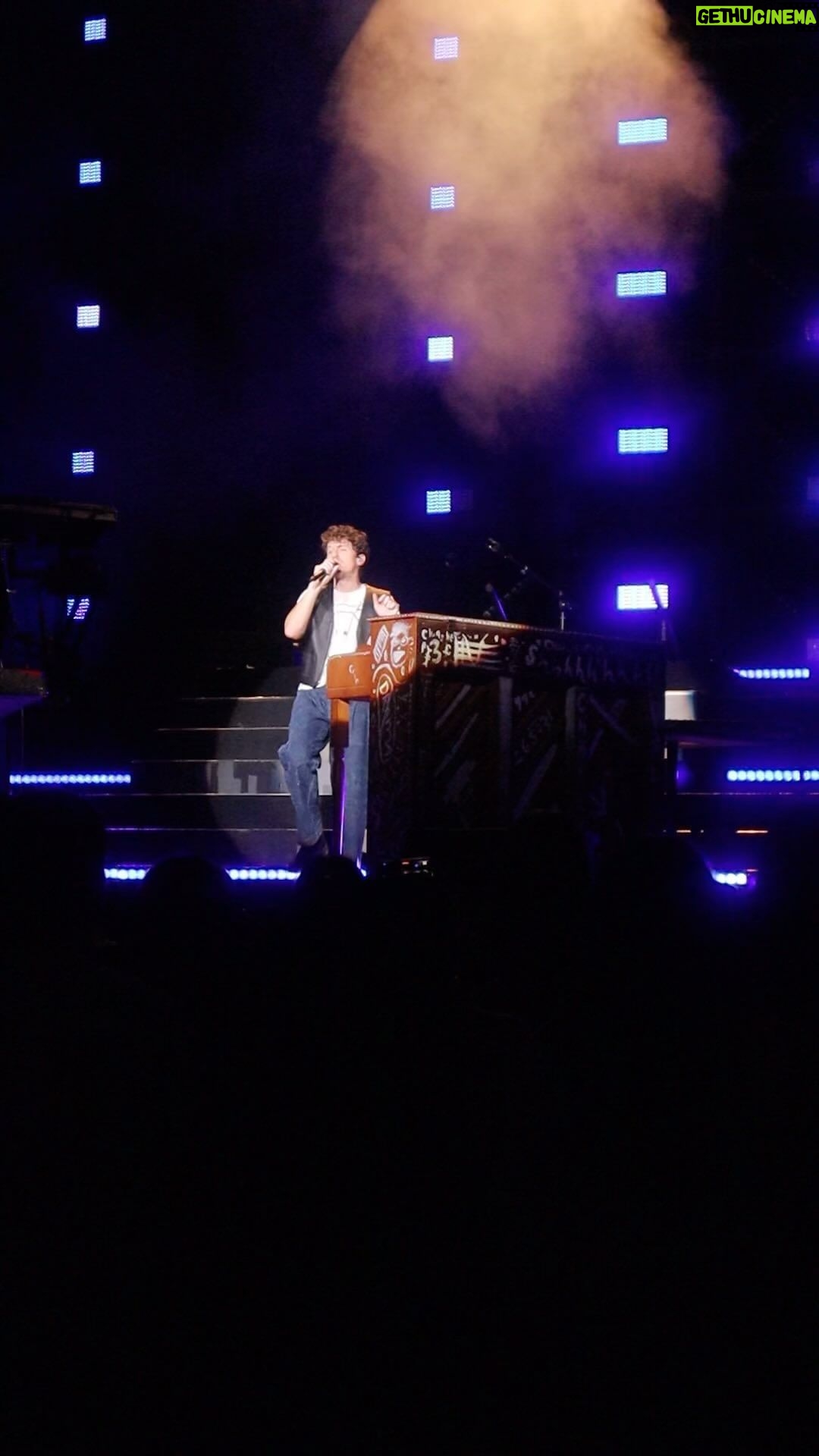 Charlie Puth Instagram - I DON’T THINK THAT I LIKE HER LIVE