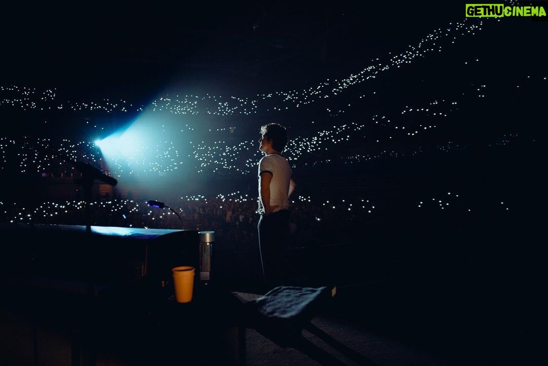 Charlie Puth Instagram - 谢谢 !! Night 1 of 2 Shanghai, China
