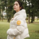 Charlize Lamb Instagram - 平常最喜歡的就是冬天，溫度適宜又舒服，有件雙面穿著又獨特的外套，可以隨心情展現截然不同的俐落風貌。 @canadagoose #CanadaGooseTW #LiveInTheOpen