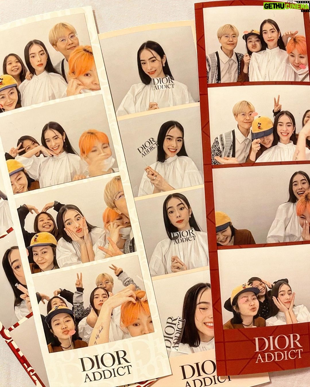 Charlize Lamb Instagram - Thank you @diorbeauty for the lovely event💐 很開心參加 Dior《迪奧癮誘唇膏》上市派對💄 我最喜歡蜜桃玫粉與山茶玫瑰兩款唇膏,用疊擦的方式來使唇色更有層次💌再搭配上Rose Montaigne粉色蒙田的外殼,使唇膏變成我出門必備的搭配單品✨✨✨ @DIORBEAUTY @DIOR #DIORADDICT #SHINEATTITUDE #463蜜桃玫粉 #652山茶玫瑰