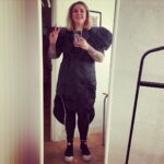 Charlotta Björck Instagram - FÖRE - UNDER - EFTER SHOW 💃 TACK till @reginateatern och till fantastisk publik för en kväll jag för alltid vill minnas. ❤️ Tack för alla små minisamtal om livet och för skratt, gråt, kramar & photosessions efter föreställningen. Tack för att jag får göra det jag gör som jag gör det och för att Ni som tar del av spektaklet tar emot mig. DET FINNS PLANER för nästa år. BRA planer! Puss!