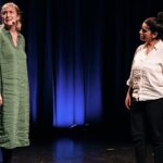 Charlotta Björck Instagram - Älskar dom här människorna och det vi gör tillsammans mer än livet! Impro är en livsstil, en filosofi, en existensiell fråga, rätt och prioritet. Tack underbara publik för igår! ❤️ Och tack @denlillakameran för fantastiska bilder! • Kom ihåg: KÄLLAN ÄR DU KÄLLAN ÄR JAG KÄLLAN ÄR BRA KÄLLAN TRALLALA (forever) Inkonst