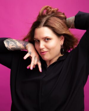 Charlotta Björck Instagram - NY ÅLDER (38)
betyder nya pressbilder.
(inkl. PLÅSTER PÅ LILLFINGRET!!!!)
Kan ej vänta på allt kul jag ska få göra, lära mig & jobba med som trettiåttaåring!
Tack för alla strålande fina & kärleksfulla gratulationer på min födelsedag igår. ÄLSKAR att fylla år! ❤️
Otrolig fotograf: Helena Pataki @poneli