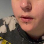 Charlotta Björck Instagram - 1. VADÅRÅ?! Vi gör en film bah, det är väl inget märkvärdigt med det!? Det är absolut en film för Netflix och jag är absolut med i den, och det är helt i sin ordning och precis som det ska. 🫠 2. Firar press-release med nudlar. 3. ”Strong & refreshing” 🥹🙏❤️