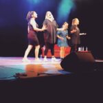 Charlotta Björck Instagram - FYRA DAGAR I FÖLJANDE TECKEN: SVETT. 😅 FAN vad kul (och svettigt) jag har haft. Tack alla inblandade! Och tack PUBLIKEN! ❤️ Nu ska jag vila rösten lite. Orkar inte höra den mer på ett tag. Pssst! Jag snodde din vidjo från impron @isabelenstrom, pliz hata mig ej. Tack, hej! 🙏 Slottsparken, Malmö