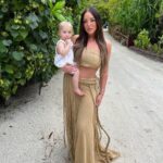 Charlotte Crosby Instagram - Happiest on an island far away with you my girl 🏝️ 👧🏼 My most beautiful girl in the world 🎀 never a day goes by I’m not in awe of how you’re growing into such a little character! My little bestie 💕