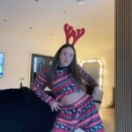 Charlotte Crosby Instagram - GET INVOLVED TO WIN ✨ Guys do the mean girls dance to this audio! To be put into a draw! Where I will pick a winner to win some really fun prizes! 🏆 🎉 ca you actually believe is SANG @paramountplusuk jingle! STILL NOT OVER IT! Who wants more singer?! 👇🏼