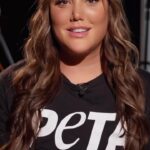 Charlotte Crosby Instagram - “Hearing people describe marine parks as entertainment is just… mind-blowing”. Well said, @charlottegshore! 👏 Here, the reality star reveals why you should never visit a facility that holds orcas and dolphins captive for profit. Please help by urging travel providers to stop supporting this cruelty. 🐬💔