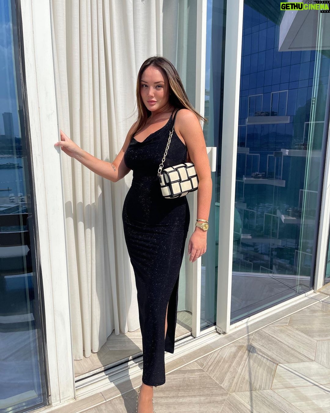 Charlotte Crosby Instagram - Little throwback to the dreamiest trip of becoming a fiancée ❤️😍🥰 ad Wearing @inthestyle use code Charlotte20 for 20% off site wide 👀 Bag - @peppergirlsclub