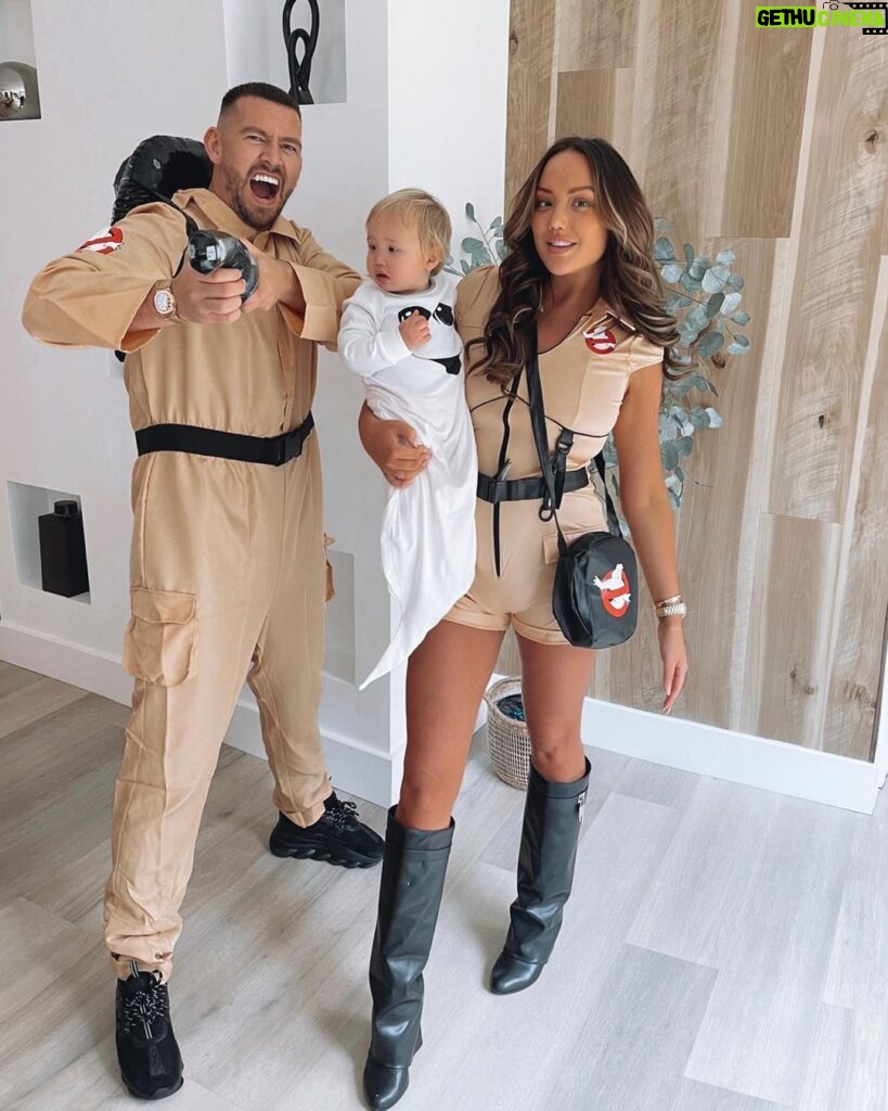 Charlotte Crosby Instagram - 👻🎃HAPPY HALLOWEEN FROM THE CROSBY/ANKERS 🎃👻 Alba understood the assignment she was genuinely worried she had been caught 😂🤣