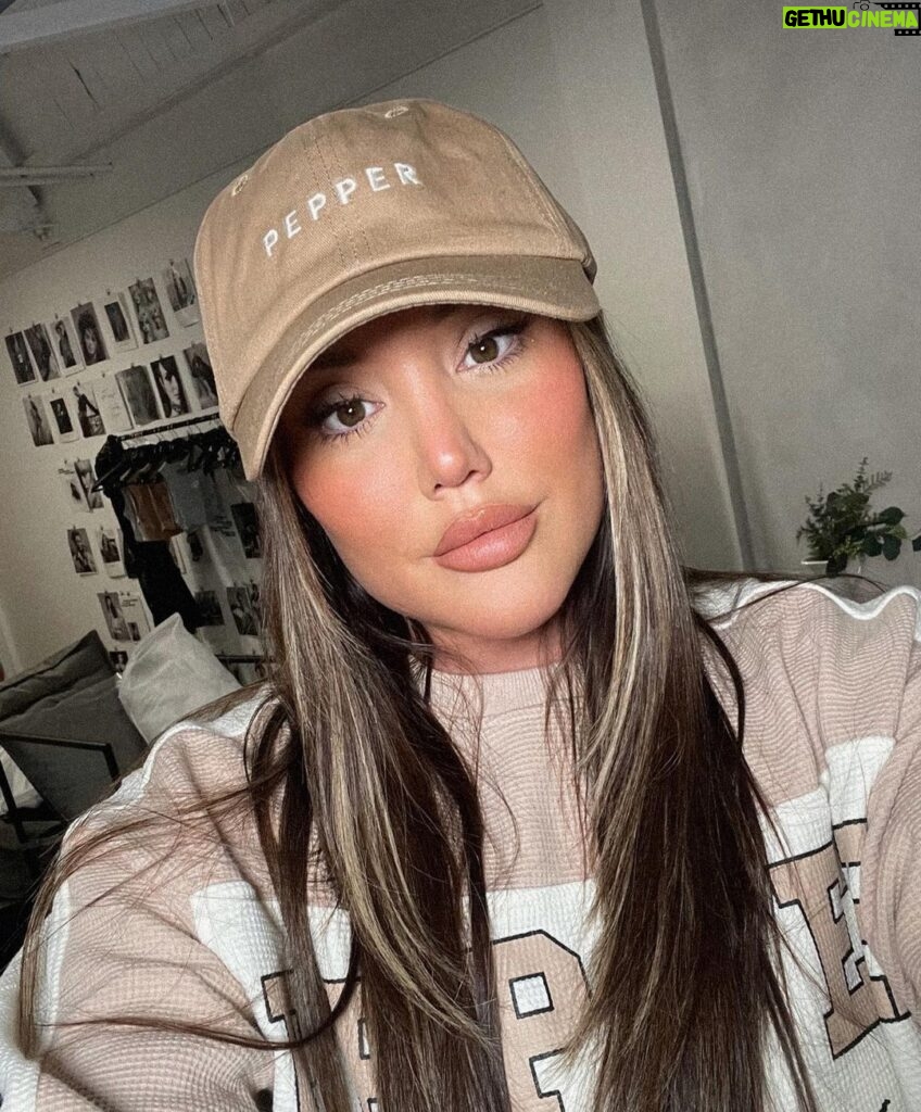 Charlotte Crosby Instagram - Still can’t get over the craziness of yesterday 😍🙌🏼 THIS SUNDAY it’s COZY SZN @peppergirlsclub as we launch all YOUR A/W ESSENTIALS 👀 kinda obsessed with our new caps ✨ Launching Sunday ✨ makeuo by @facesbyalana_