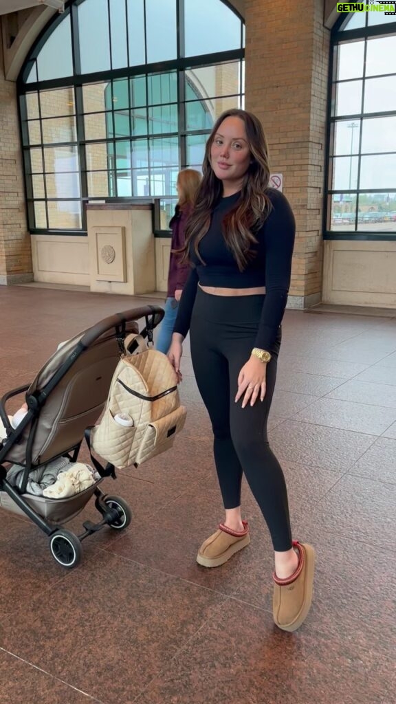 Charlotte Crosby Instagram - 👶🏼 @peppergirlsclub GAME CHANGER 🥰😍 new back pack baby changing bag 🙌🏼 obvs I went for the beige one 🤤