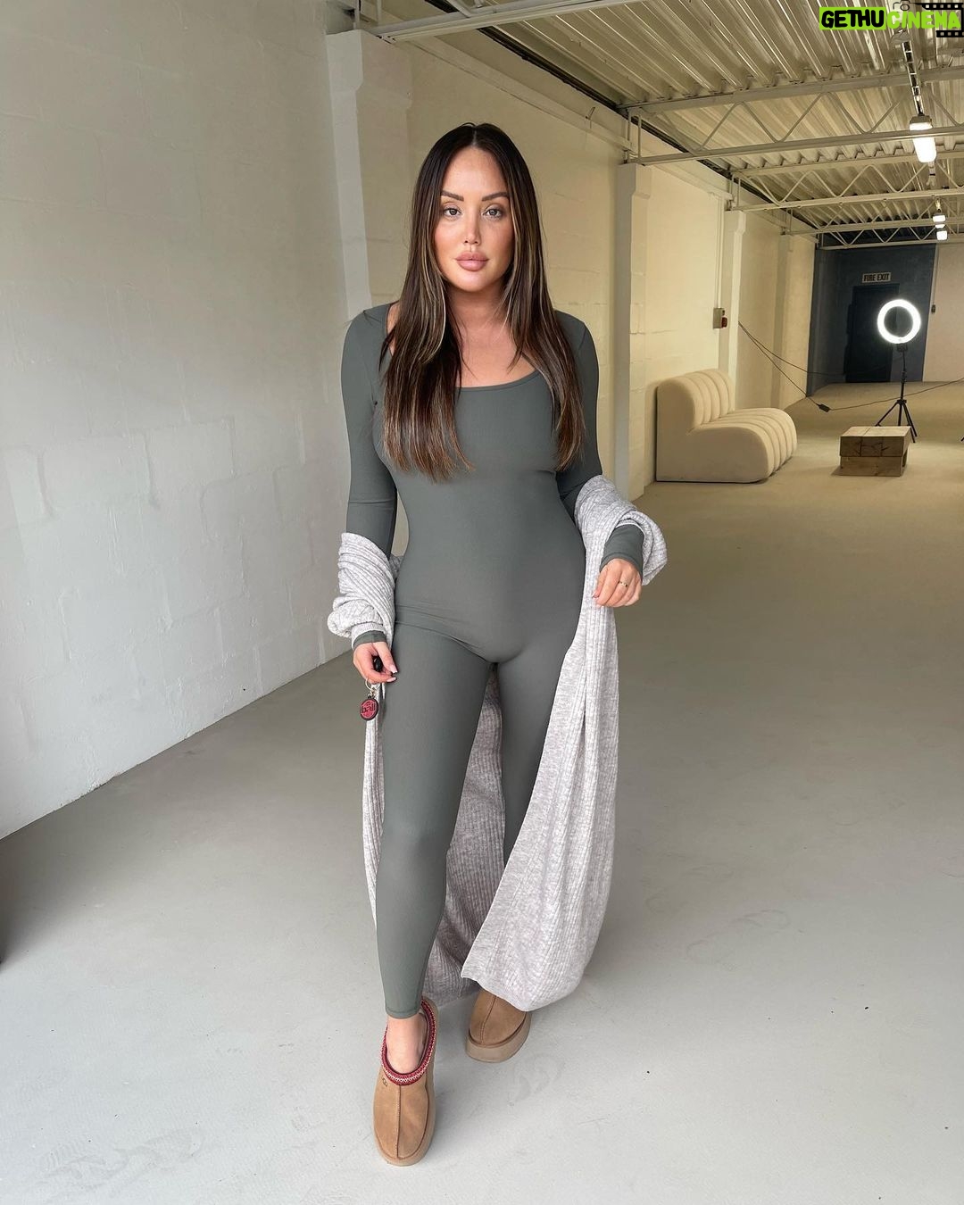 Charlotte Crosby Instagram - Comfy outfits for the win always 💘 obsessed with this new unitard from the @inthestyle fITS range. If you don’t have one then you’re missing out. Ad Will link on my stories x