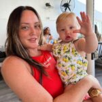 Charlotte Crosby Instagram - Take me back to being on holiday with my little family ❤️ not a care on the world 👨‍👩‍👧 Me and my little Alba Jeanies exploring the world together 🌍 ahhhhh god she’s changed my life for the better I absolutely love every single inch of this little girl. Look at her little lemon outfit kindly gifted from @olivialoveschildrenswear 🍋