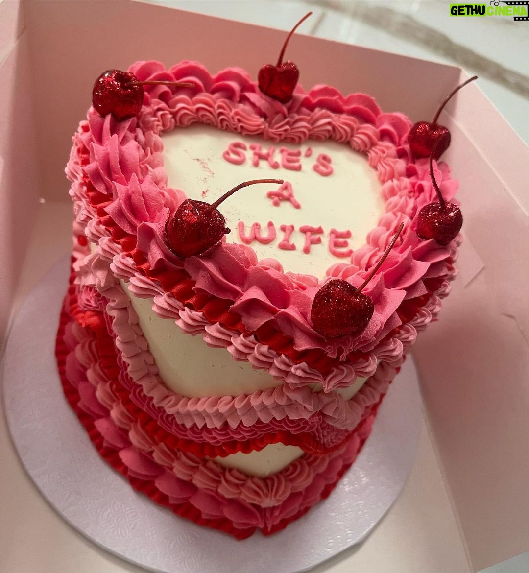 Charlotte Crosby Instagram - SOME RANDOMNESS 🗑️ 1. A beautiful girl 👶🏼 2. Launching soon @peppergirlsclub 3. My engagement roses 4. 1st pic being a FIANCÉE 5. A real life GHOST & GBUSTER 6. A beautiful cake @itsmarcellaemily @lovelilysunderland 7. A SECRET PROJECT 8. A pair of best friends in @peppergirlsclub 9. An angry poorly girl 10. A juicey roast @rumour_has_it_sunderland