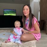 Charlotte Crosby Instagram – Messy Saturdays ❤️
Swipe to the last for the biggest smile from Alba jeanie 🥰 her apron is the cutest thing ever 😍