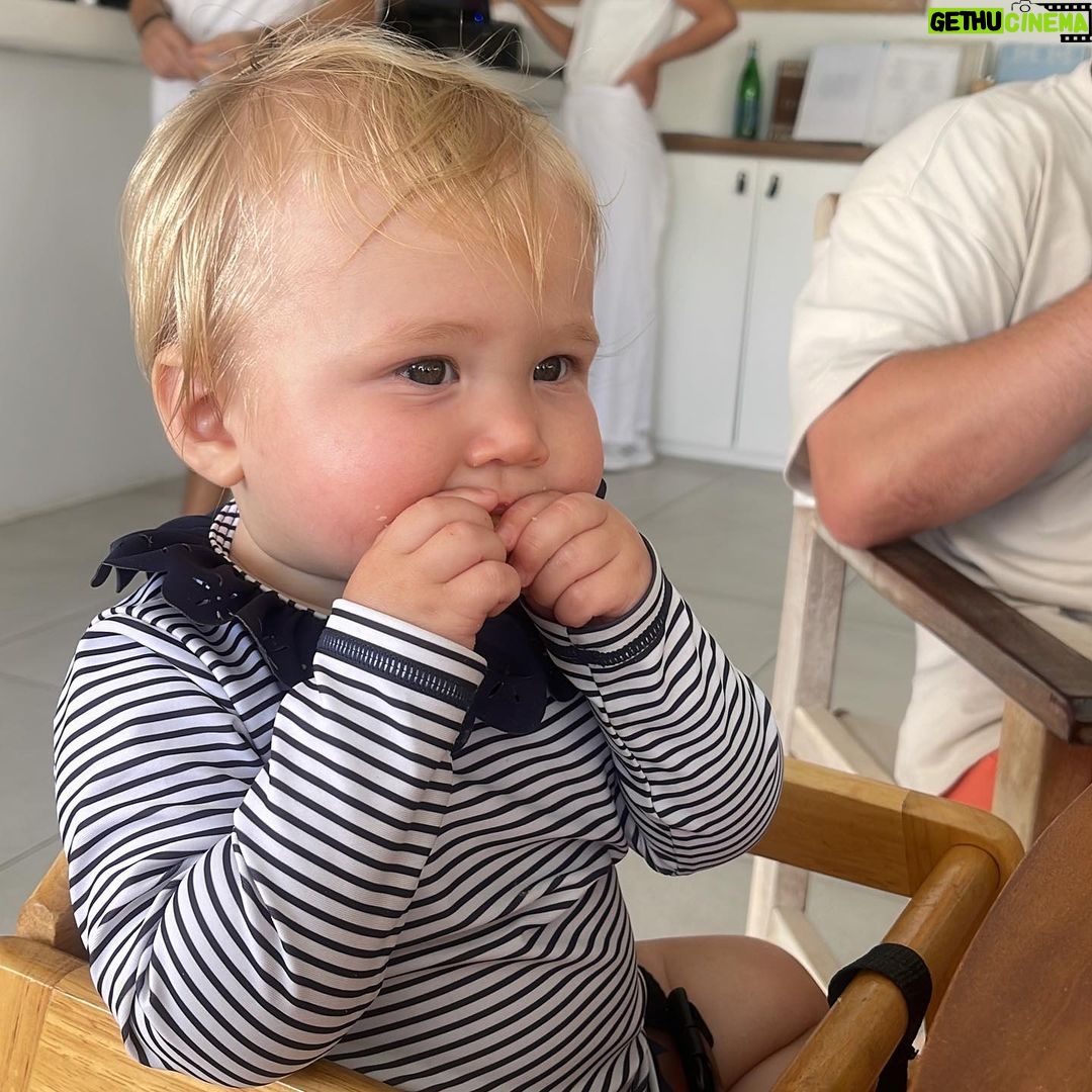 Charlotte Crosby Instagram - FAMILY π€πΌπ€πΌ Hands down the best day of fun, food and memory making EVER π And the food π€€ THE LEGS IN THE 3RD SLIDE π₯²π₯²π₯²π₯²π₯² Nikki Beach Santorini