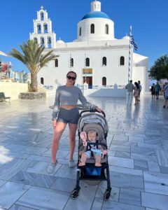 Charlotte Crosby Instagram - DUMP: Early morning site seeing with my little family 👶🏼🥰 in a perfect dreamland ✨ Οία
