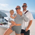 Charlotte Crosby Instagram - DUMP: Early morning site seeing with my little family 👶🏼🥰 in a perfect dreamland ✨ Οία