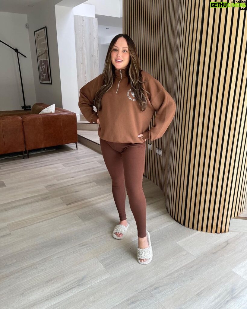 Charlotte Crosby Instagram - Eeeeek guys!!!! My brand new @inthestyle ‘New Season Casuals’ is NOW LIVE via the app📲 This collection is perfect for those days you want to chill out on the sofa, run errands, have a 'self care day', taking the kids out and everything else you need your comfies for 🤍 The collection has lots of jumpers, leggings, jumpsuits, joggers,t-shirts & more in sizes 6-24 ✨ Head to the app now before it hits main site at 8pm and let me know below what you have got!✨🤍🙌🏼