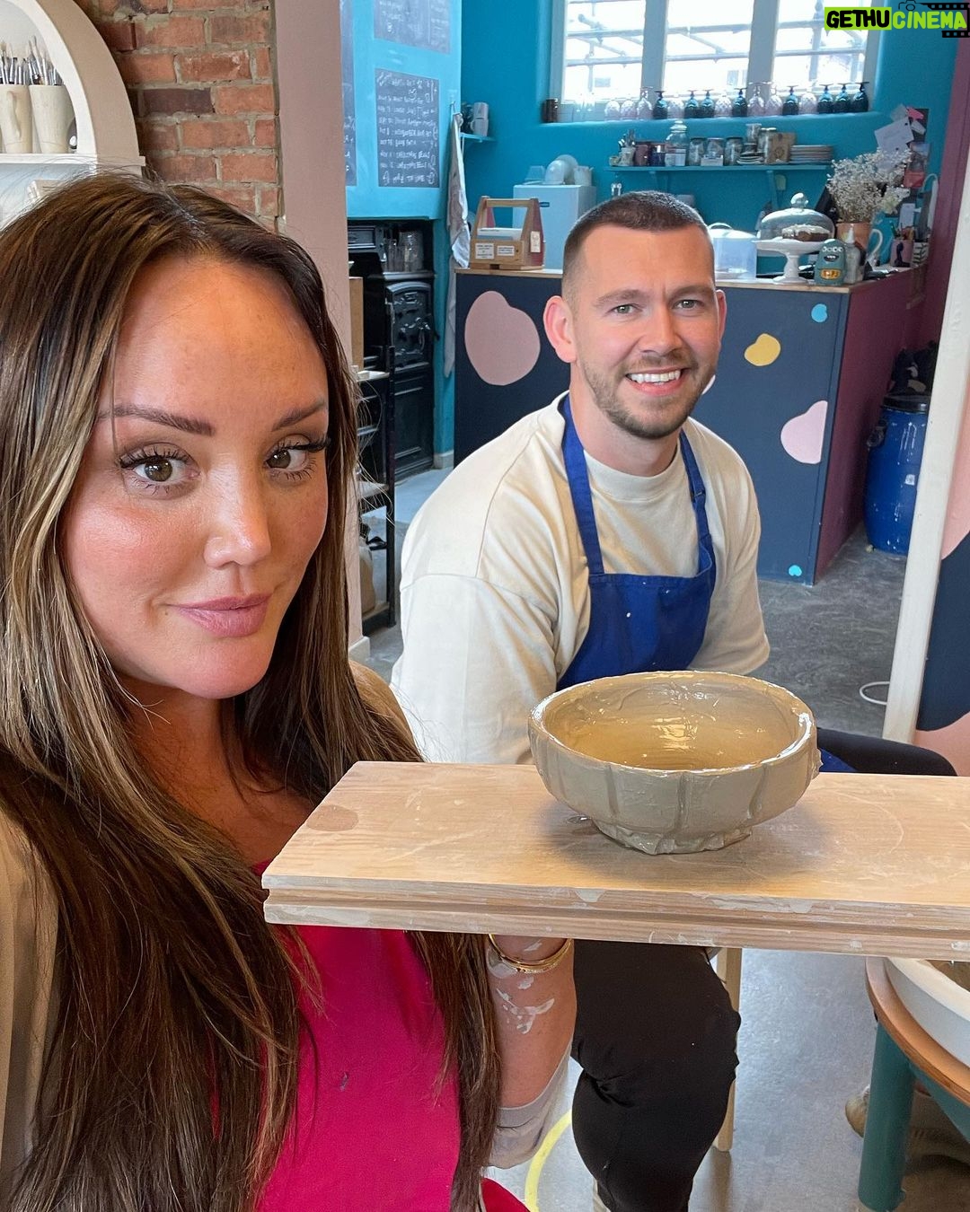 Charlotte Crosby Instagram - I was looking through my camera roll and these ones were really making me LOL mine and Jake last 3 dates (we are so random) ππππ which date are you ?!ππΌ 1. Go karting 2. Pottery 3. Meal and drinks