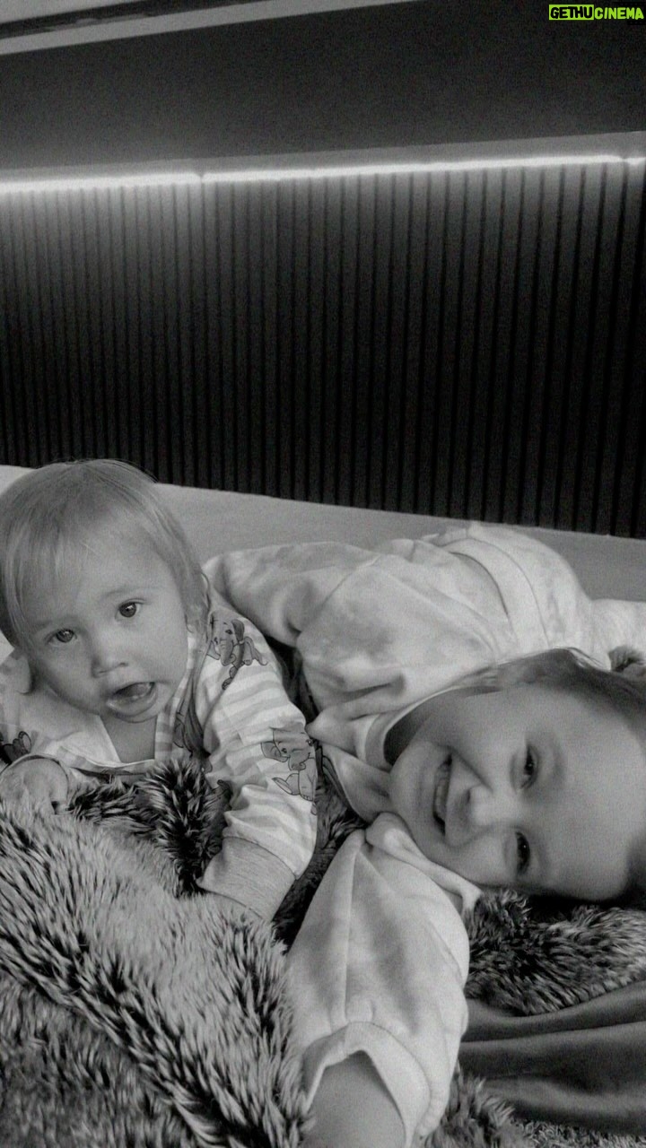Charlotte Crosby Instagram - Weekends like this are the only weekends Iβm interested in ππΌπ @gem_luna19 @fr15by @lukehallas @jake_ankers how cute are the girls Luna and Alba! I pretty sure we have a new pair of besties π₯°
