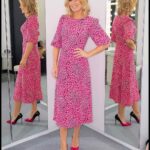 Charlotte Hawkins Instagram - Wednesday on @gmb… where a hot topic was that an American scientist has recommended putting a pinch of salt in a cup of tea to counteract the bitterness.. and having warm milk to stop it curdling 😱 Don’t mess with our cuppa! ☕️😂 @kenmckayphoto 📸 #gmb #goodmorningbritain #cuppa #morningcuppa #cupoftea